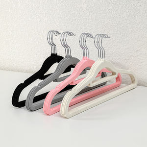 Confezione da 30 Grucce in Velluto Resistenti Antiscivolo per Organizzazione Domestica con Spalle Larghe e Rotazione - Product Image 4