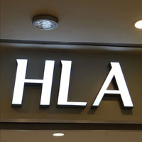Enseigne lumineuse à lettres en aluminium sans bordure avec bandes LED, fiable pour une utilisation en extérieur, pour les hôpitaux et les entreprises