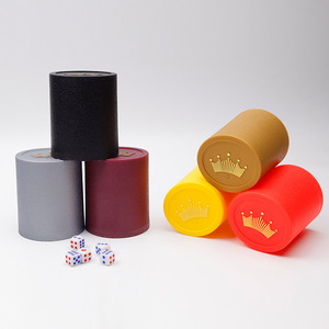 Thân Thiện Với Môi Nhựa Màu Cây Vỏ Cây Giả Da Mô Hình Không-Trượt Lắc Cup Với Vương Miện Xúc Xắc Thiết Kế Màu Đen Hình Bầu Dục Thẳng - Product Image 3