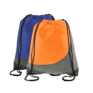 Sac à dos unisexe en polyester avec logo personnalisé, doublure en maille rouge et marine, sac de sport portable, capacité inférieure à 23 litres, poignée en corde - Product Image 5