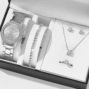 Set Regalo da <span class=keywords><strong>Donna</strong></span> Cinque Pezzi con <span class=keywords><strong>Orologio</strong></span> al Quarzo Placcato Oro e Strass, <span class=keywords><strong>Bracciale</strong></span> Tennis e Gioielli alla Moda all'Ingrosso - Product Image 5
