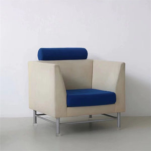 Poltrona Memphis Stile Mid-Century, Divano Postmoderno a Contrasto di Colore, Arredamento di Design per Studio, Hotel e Spazi Commerciali - Product Image 1
