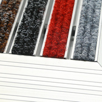 Tapis d'entrée mince d'isolation phonique de support en caoutchouc d'alliage d'aluminium de modèle géométrique antidérapant de style moderne pour l'usage à la maison commercial
