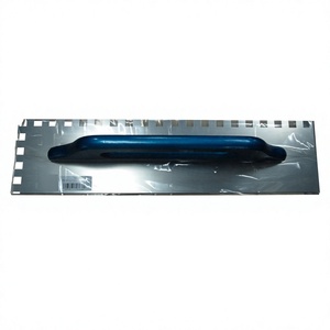 เกรียงฉาบปูนสแตนเลส ขนาด 130x500 มม. ใบมีดแบน ด้ามไม้ ขอบเหลี่ยม - Product Image 1