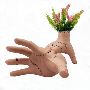 Soporte para bolígrafos y macetas con diseño de mano cosida de terror, estilo <span class=keywords><strong>Wednesday</strong></span> <span class=keywords><strong>Thing</strong></span>, gótico, para Halloween, decoración y almacenamiento de escritorio - Product Image 1