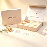 Boîte cadeau magnétique en papier kraft rigide de luxe pour emballage cadeau, finition brillante/mate avec doublure personnalisée