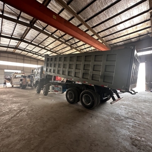Camion à benne basculante HOWO 6X4 12 roues, diesel Euro 3, conduite à gauche, neuf, avec 371/375/420 chevaux et moteurs remanufacturés à 95% neufs - Product Image 2