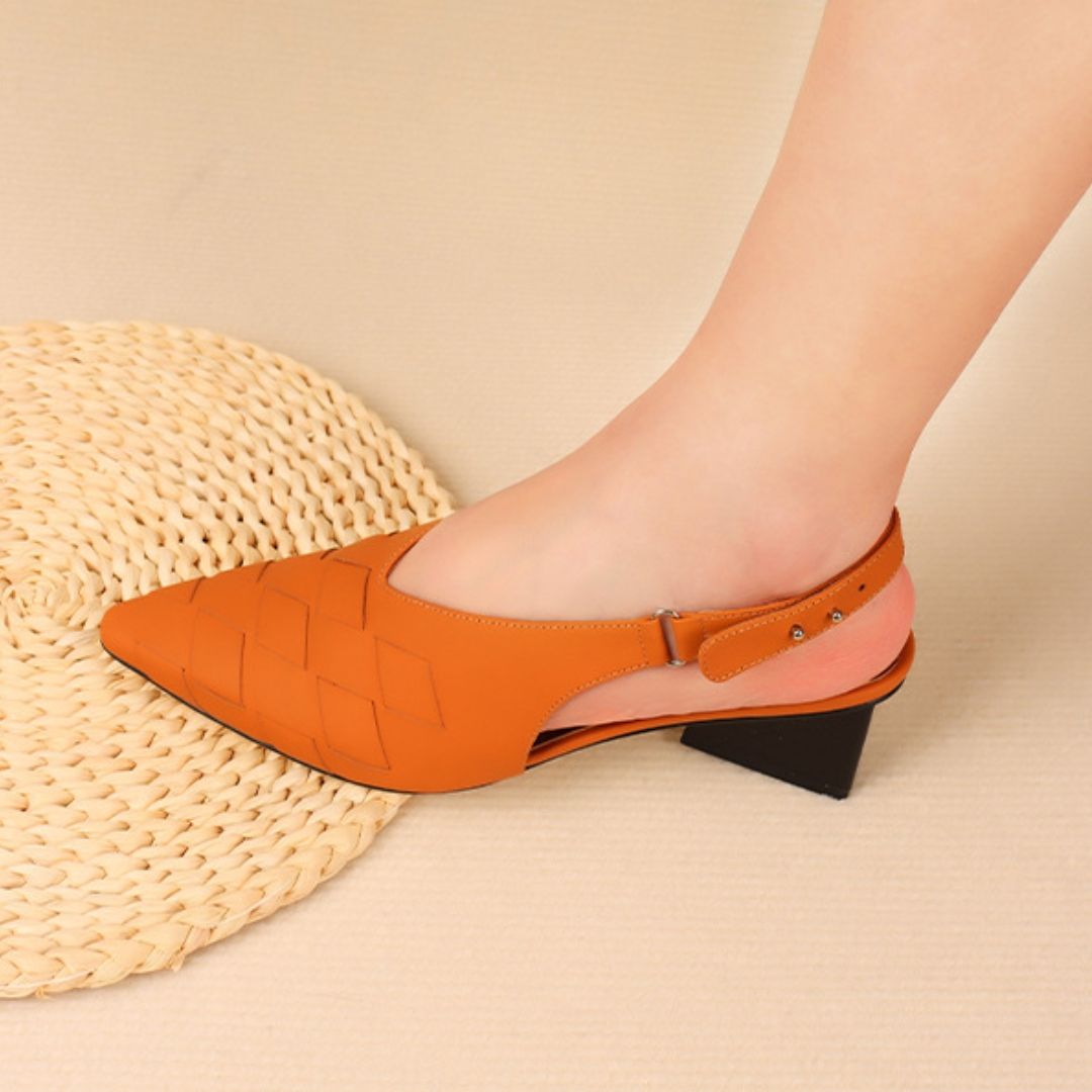 สีน้ำตาล