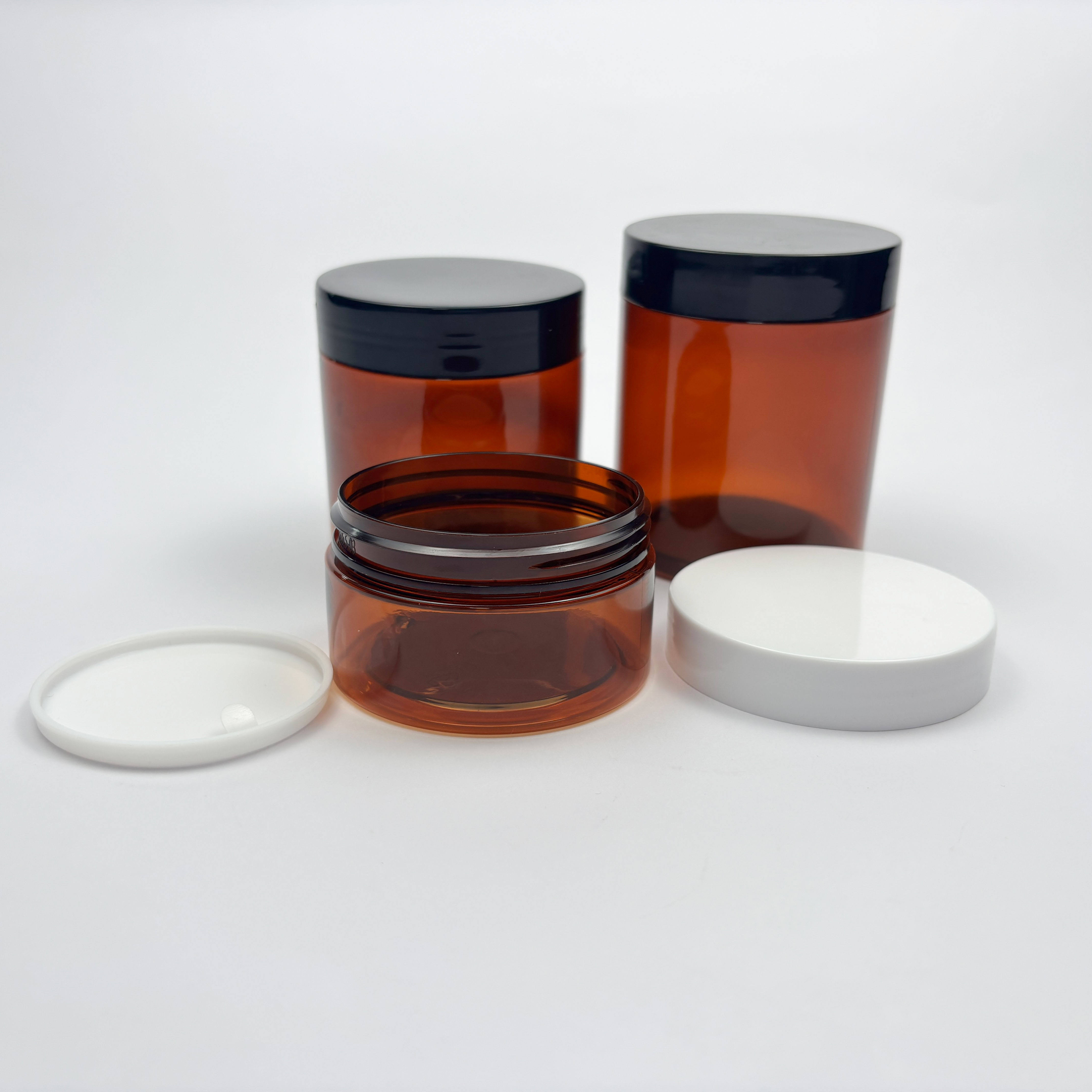 สีน้ำตาล