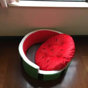 도매 사계절 밝은 빨강 및 녹색 수박 모양의 애완 동물 침대 고양이와 개