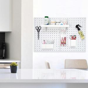 Panneaux de rangement muraux multifonctionnels en MDF à perforer avec étagères et crochets pour le rangement et l'affichage, organisation de bureau - Product Image 5