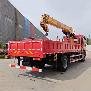 Shacman 4*2 Truck Mounted Crane Equipped With Xugong 8 Ton 5 Section Telescopic <b>Boom</b> for Construction Lifting - Product Image 6
