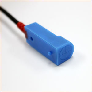 Serie F & C F3n Interruptor de proximidad cuadrado pequeño Detección de fuente PNP Sin sensores de proximidad - Product Image 4