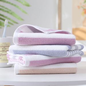 Serviette de toilette pour le visage, usage domestique, unisexe, super absorbante, sans peluches, pour sécher les mains et les cheveux, soin du visage quotidien, serviette rayée - Product Image 3