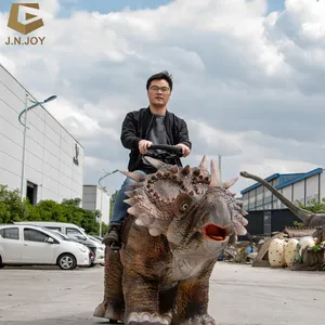 SGAD77ไฟฟ้า Animatronic รุ่นไดโนเสาร์ Styracosaurus เดินรถไดโนเสาร์