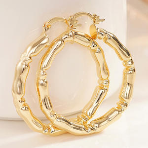 Orecchini a Cerchio in Bambù Dorato, Oro Massiccio 18K, Unisex, per Uso Quotidiano, Gioielli Raffinati - Product Image 4