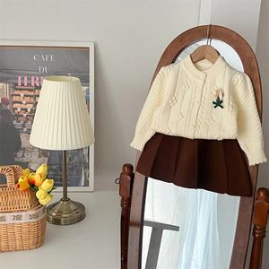 Nouvel ensemble pull cardigan 2 pièces pour bébé, style automne-hiver 2026, 100 % coton uni pour enfants - Product Image 5