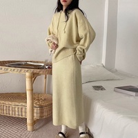 Ensemble deux pièces pour femme, mode décontractée, automne et hiver, nouveau pull en tricot à capuche ample, jupe