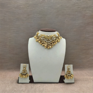 Conjunto de Collar Gargantilla de Monedas de Plata Tradicionales con Trabajo Kundan, Acabado en Oro Antiguo y Pendientes a Juego, Joyería Étnica - Product Image 4