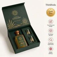 Coffret cadeau de tequila personnalisé avec verres à shot, boîte rigide vert foncé, emballage en feuille d'agave dorée Blanco Reposado