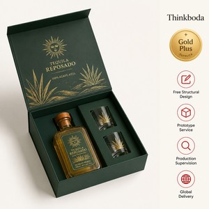 Caja de Regalo de Tequila Personalizada con Vasos de Chupito, Caja Rígida Verde Oscuro, Papel de Aluminio Dorado con Diseño de Agave, Embalaje para Tequila Blanco Reposado - Product Image 1