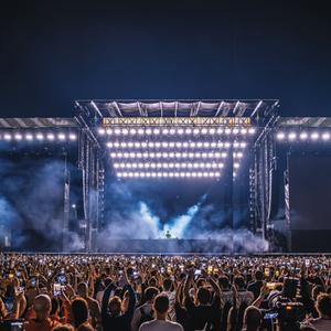 Soporte de altavoz de armazón de estudio de aluminio DJ Light Lift Tower Bolt Stage Lights Spigot Triangle Thomas Truss - Product Image 1