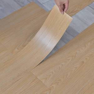 พื้นไม้ไวนิล PVC/LVT แบบมีกาวในตัว คุณภาพพรีเมียม กันน้ำ ติดตั้งง่าย ลายไม้ สำหรับห้องนั่งเล่นสมัยใหม่และห้องออกกำลังกาย - Product Image 2