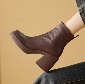 Nuevas botas de moda vintage de color sólido con punta en pico y cremalleras laterales simples para mujer, a media pantorrilla - Product Image 6