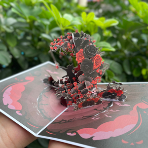Tema di luna crescente e Halloween in stile gotico 3D Pop up Card cover rigida un simpatico piccolo gatto con rose nere e rosse - Product Image 1