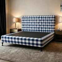 Cadre de lit rembourré moderne haut de gamme avec tête de lit élégante, tissu luxueux, mobilier élégant pour chambre à coucher, hôtel et appartement