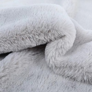 100% Polyester 20Mm Mềm Faux Thỏ Lông Vải Sang Trọng Mô Hình Dệt Kim Ủng Hộ Cho Đồ Chơi Và Hàng May Mặc - Product Image 2
