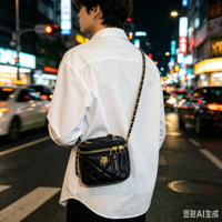 Sac à main classique pour femme, style boîte, avec décor camélia tendance – Imperméable, durable, portable, avec poignée supérieure et bandoulière chaîne à billes dorées, pour usage quotidien