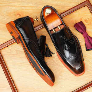 Zapatos de Vestir Casuales de Negocios Estilo Británico para Hombre, Mocasines con Hebilla, Cuero Brillante, Zapatos de Moda, Cuero de Grano Completo, Punta Puntiaguda - Product Image 1