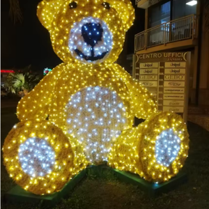 Grande décoration lumineuse de Noël en forme d'ours géant à LED pour la décoration de rue pendant les fêtes - Product Image 5