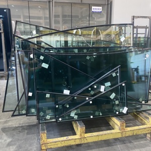 Verre trempé triangulaire sur mesure à faible émissivité, verre creux isolant thermiquement et insonorisant pour projets architecturaux de verres de forme spéciale - Product Image 1