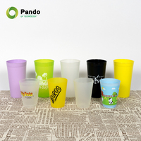 Tasse de stade en plastique PP de haute qualité réutilisable incassable imprimé UV de forme carrée boisson boire tasse de fête avec logo personnalisé