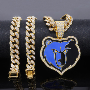 Collana con Ciondolo Personalizzato del Campionato NBA <span class=keywords><strong>Memphis</strong></span> Grizzlies, Charm con Logo Orso Smaltato, Catena Cubana Placcata Oro 14K - Product Image 1