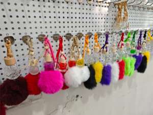 Venta directa de fábrica de botellas de perfume para coche de lujo de 8 ml, serigrafiadas, de varios estilos, precios al por mayor. Botellas vacías. - Product Image 4