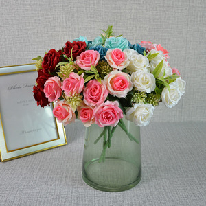 Ramo de Rosas Artificiales de 31 cm de Altura, Arreglo Floral de Seda para Decoración del Hogar y Bodas - Product Image 1