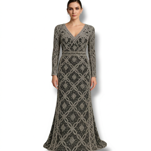 Elegante Vestido de Novia de Lujo con Corte en A, Cuello Redondo, Manga Larga, Bordado con Cuentas y Flores, Cintura Imperio, Largo hasta el Suelo, con Cristales y Perlas - Product Image 1