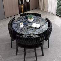 Meubles de salle à manger modernes, table ronde avec structure en fer et chaises, plateau en marbre, pour petit appartement
