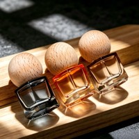 Bouteilles à bille en verre dégradé coloré, vides, en gros, avec capuchon hexagonal en bois naturel, pour parfum, huile essentielle et sérum de soin de la peau