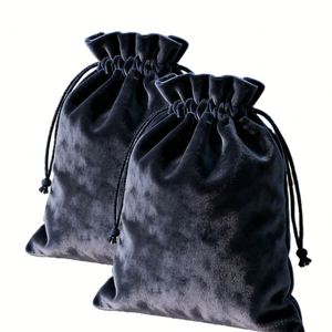 Sacs à cosmétiques en velours noir de luxe 5*7cm avec cordon de serrage, pochettes d'emballage cadeau en velours, logo personnalisable, recyclables, pour rouges à lèvres - Product Image 5