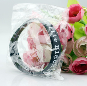 Pulsera de Silicona Personalizada con el Logotipo de Avril Lavigne, Brazalete Elástico para Eventos, Regalo Publicitario y Motivacional - Product Image 3