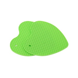 Heart Shape Silicone Heat Insulating Mat Light Green Anti Slip Waterproof For Tableware And Cups - Product Image 1