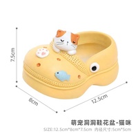 Pot de fleurs en résine en forme de botte mignon de dessin animé avec logo personnalisé et pot de succulente en résine animale pour la décoration de jardin à la maison