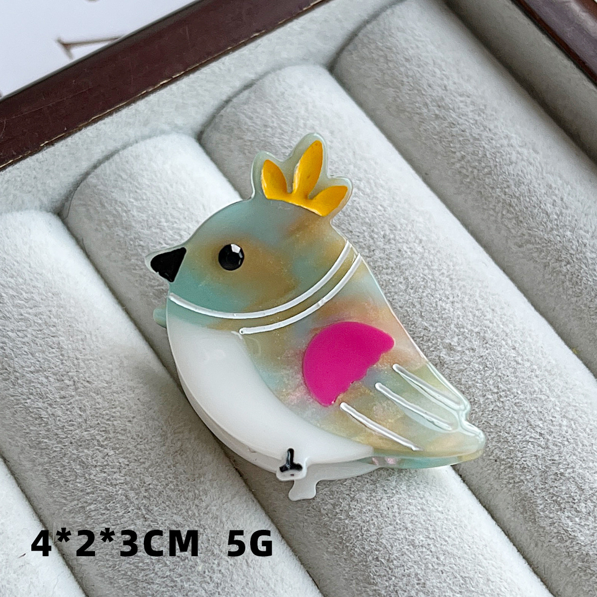 Crown green bird