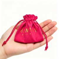 Pochette de rangement pour bijoux en suède rouge rose avec logo personnalisé, doublure en satin, cordon de serrage, 11*11cm