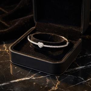 Brazalete Xinfly de Oro Sólido de 18K con Diamante Natural en Forma de Corazón Certificado por GIA de 0.32ct y 1.32ctw, Joyería de Alta Gama para Mujer - Product Image 1