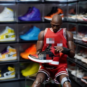 Porte-clés personnalisable modèle 2026 de chaussures de basket 3D mini en PVC, souvenir pour fans, cadeau, pendentif pour sac de voiture ou chaussures de sport - Product Image 1